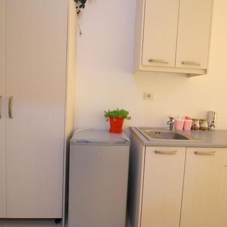 Mona'S Apartments 1 Sarandë Esterno foto