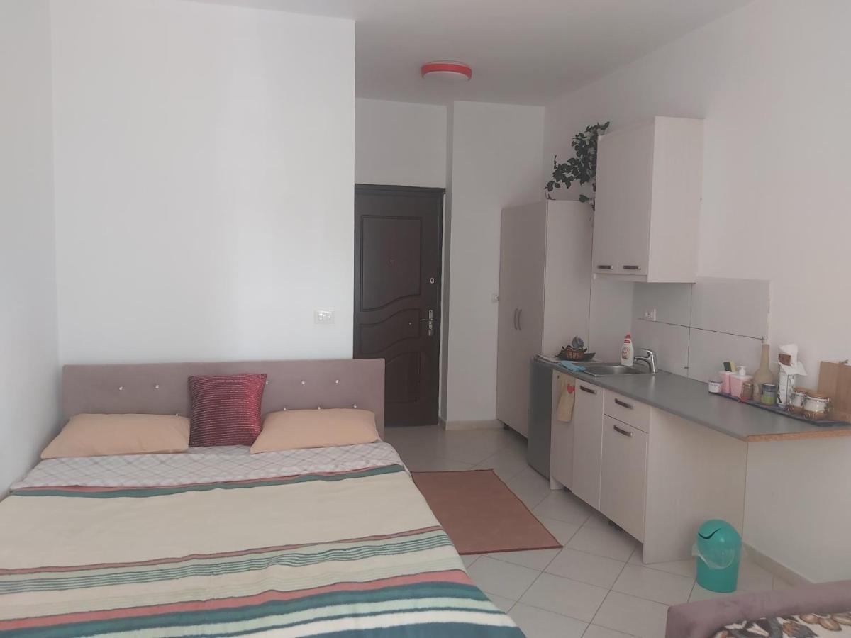 Mona'S Apartments 1 Sarandë Esterno foto